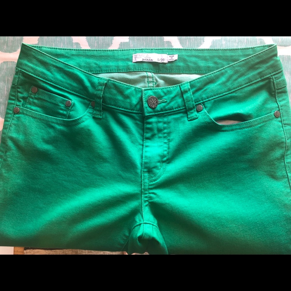 Amazing shamrock green stretchy pants